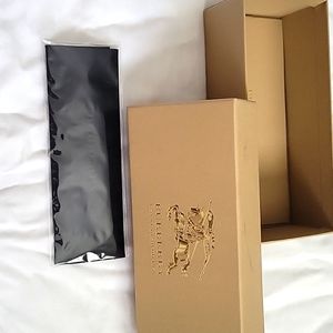 BURBERRY SUNGLASSES CASE
